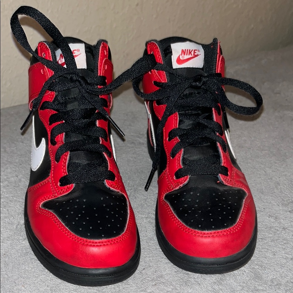 Nike Kids Black and Red Sneakers